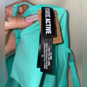 NWT Victoria's Secret PINK Seamless Scoop Neck Sports Bra in Teal Ice